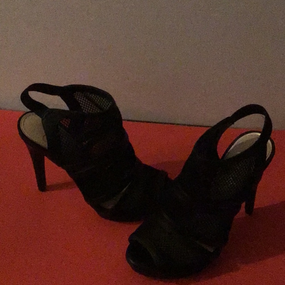 Shoes - Picture 2 of 3